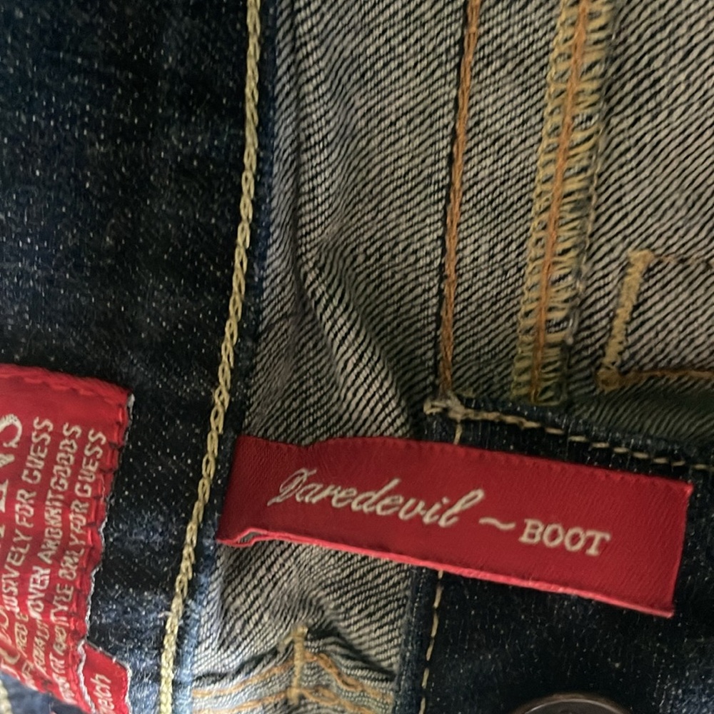 Guess - Picture 5 of 6